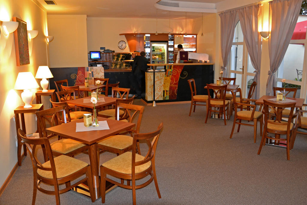 Hotel Havel ريخنوف ناد كنيجنو المظهر الخارجي الصورة